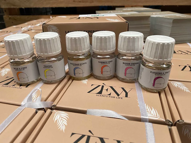 290 doosjes met 6x25ml verschillende zèfy wasparfums - afbeelding 2 van  5