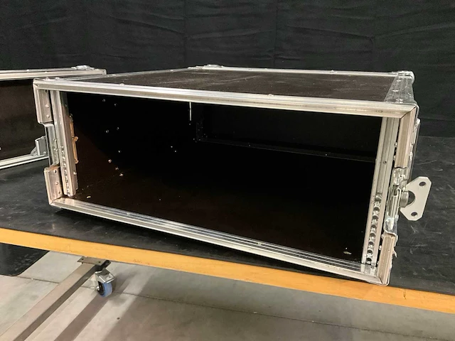 2c 4u rack case - afbeelding 4 van  4