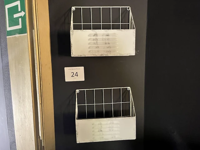 2krantenhouderr - afbeelding 1 van  1