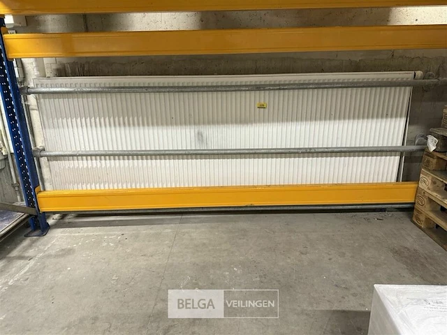 2st radiator merkloos - afbeelding 1 van  5
