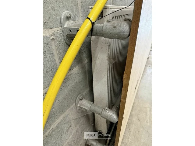 2st radiator merkloos - afbeelding 4 van  5