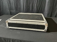 2u 2c flightcase 19”