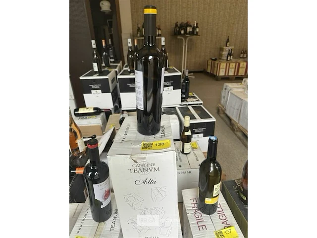 2x 1 doos teanum falanghina 2012 - afbeelding 1 van  6