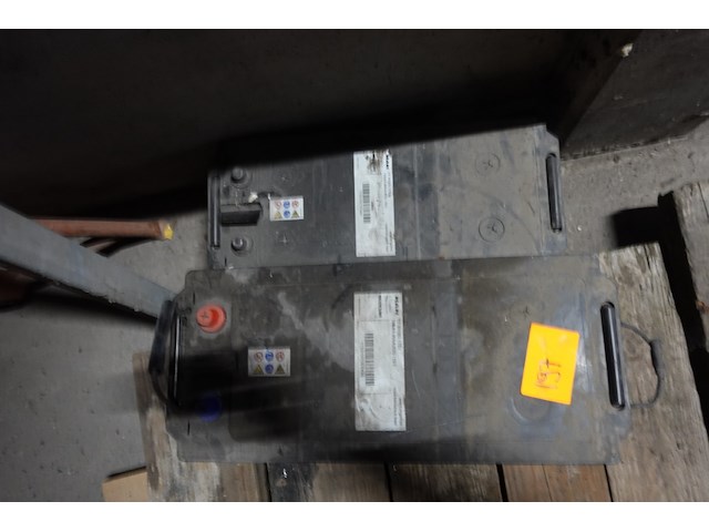 2x 24v batterij man - afbeelding 2 van  3