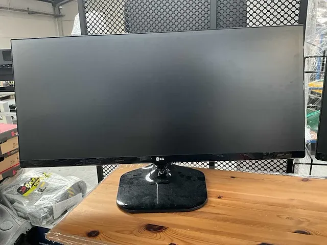 2x 29” monitor lg ultrawide 29um57 - afbeelding 3 van  9