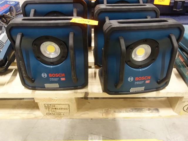 2x accu ledlamp bosch professional - afbeelding 1 van  2