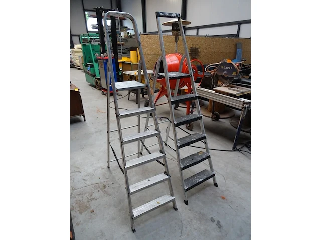 2x alu trapladder - afbeelding 1 van  4