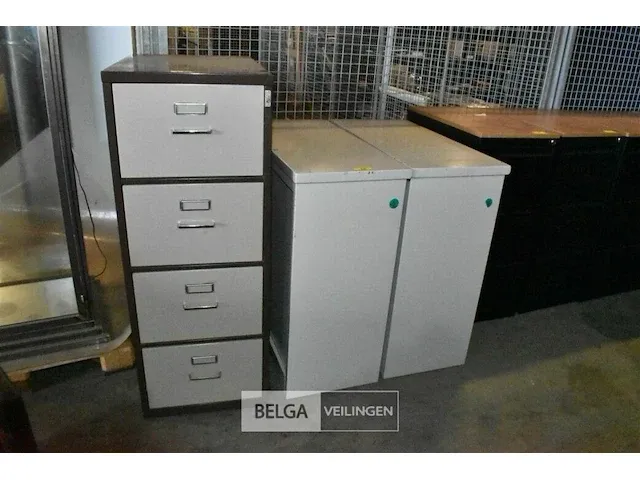 2x archiefkast 2 deurs 44x95x99 - afbeelding 1 van  1