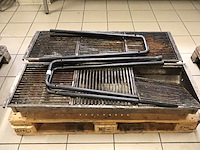 2x bbq op poten - afbeelding 1 van  3