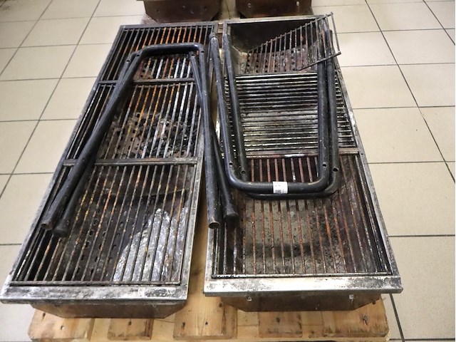 2x bbq op poten - afbeelding 2 van  3