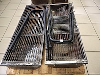 2x bbq op poten - afbeelding 2 van  3