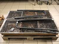 2x bbq op poten - afbeelding 1 van  3