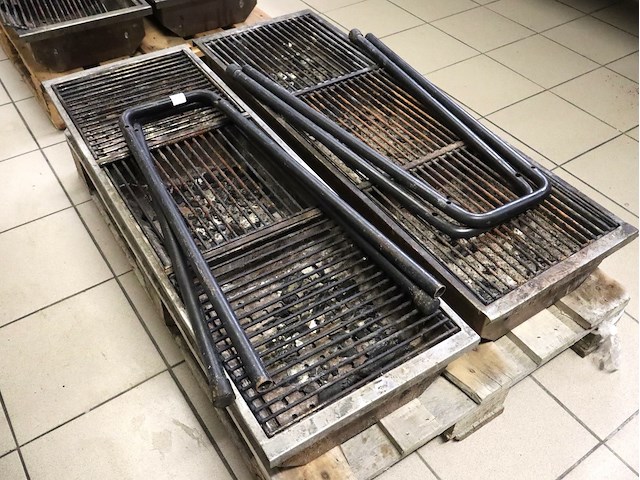 2x bbq op poten - afbeelding 3 van  3
