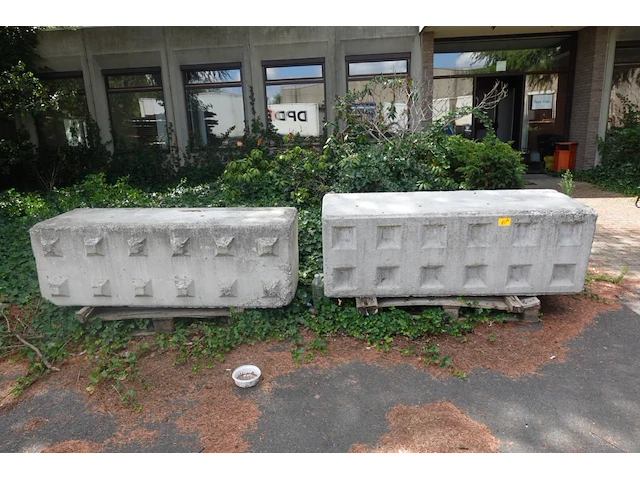 2x betonblokken - afbeelding 2 van  2