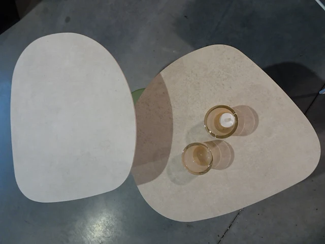 2x bijzettafel desalto - afbeelding 3 van  4