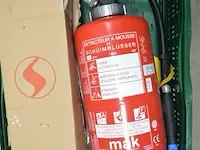 2x brandblussers schuimblusser mak