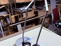2x bureellamp u-line designed bij maarten van serveren - afbeelding 2 van  2