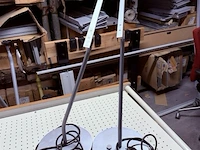 2x bureellamp u-line designed bij maarten van serveren - afbeelding 1 van  2