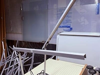 2x bureellamp u-line designed bij maarten van serveren - afbeelding 2 van  2