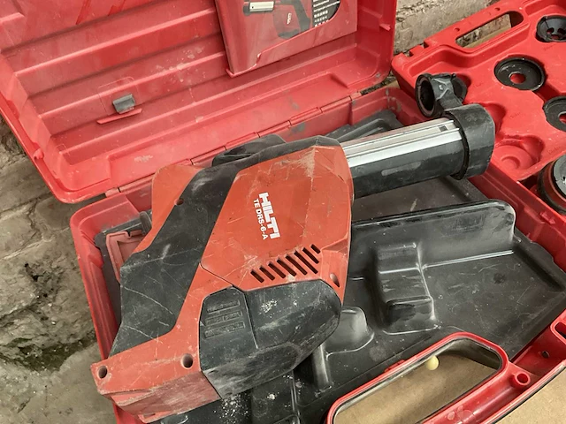2x divers hilti - afbeelding 2 van  8
