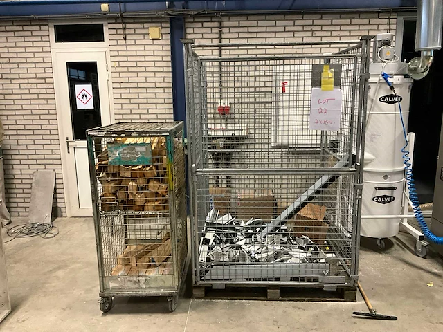 2x divers metalen kooi - afbeelding 1 van  11