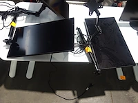 2x diverse computerschermen