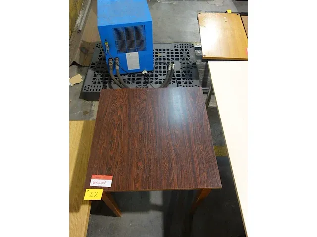 2x diverse houten tafels - afbeelding 3 van  6