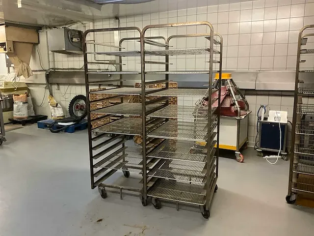 2x diverse transportkarren - afbeelding 1 van  5