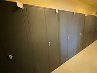 2x donkergrijze metalen 2-deurskast