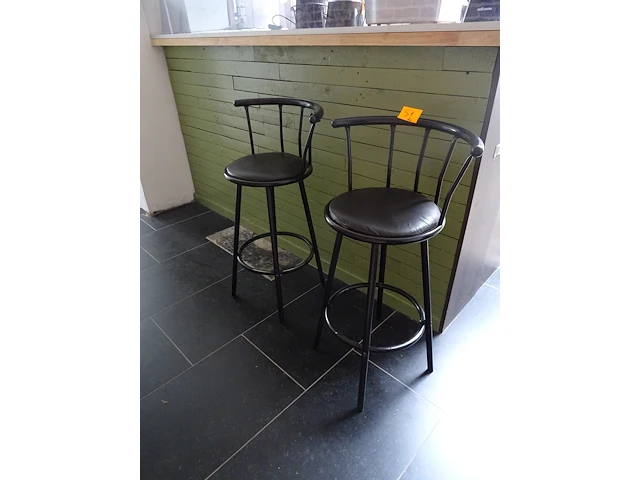 2x draaibare barstoel - afbeelding 1 van  4