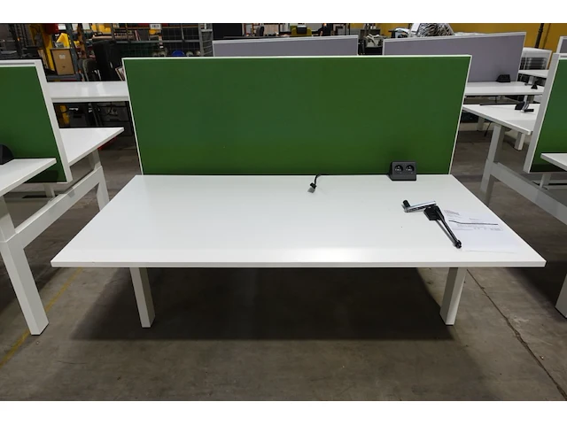 2x dubbelzijdige bureautafel met akoestisch scherm - afbeelding 2 van  4