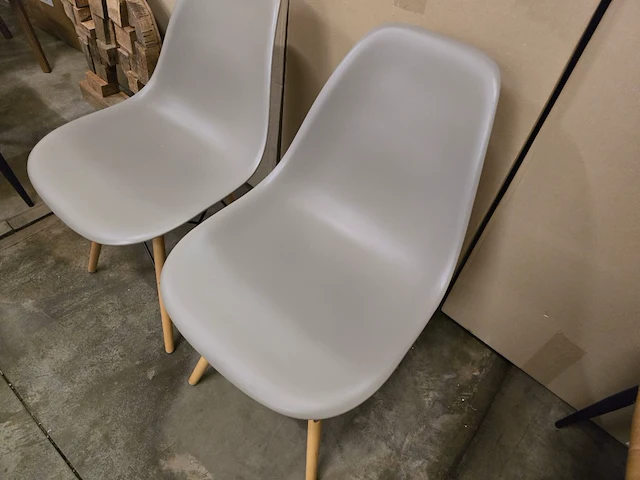2x eetkamerstoel eams grey zonder arm pp - afbeelding 2 van  3