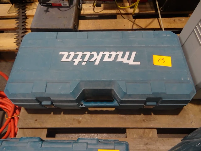 2x elektrische slijpmachine makita - afbeelding 1 van  5