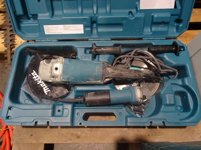 2x elektrische slijpmachine makita - afbeelding 2 van  5
