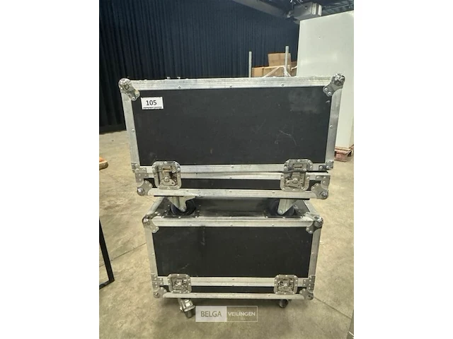 2x flightcase met verlichting - afbeelding 1 van  5
