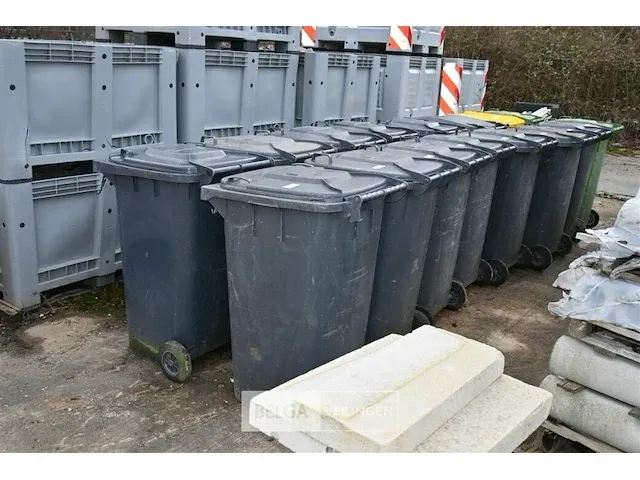 2x gebruikte mobiele plastiek afvalcontainer 61x58x108 - afbeelding 1 van  2