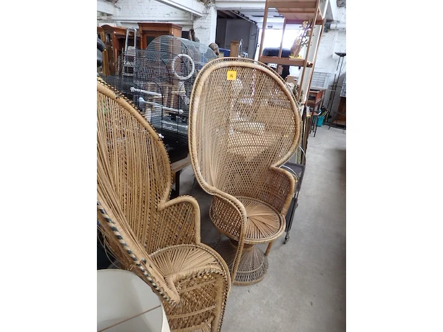 2x grote stoelen in rotan - afbeelding 1 van  2