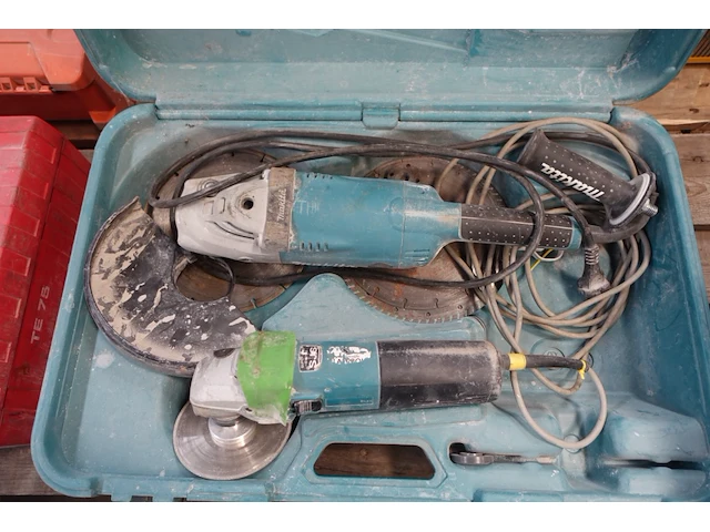 2x haakse slijper makita - afbeelding 1 van  4