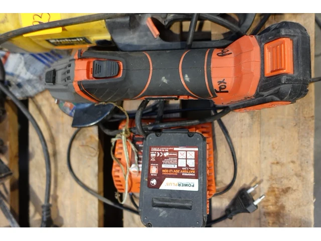 2x haakse slijper powerplus - afbeelding 2 van  3