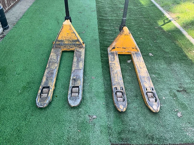 2x hand hydraulische palletwagen - afbeelding 4 van  5