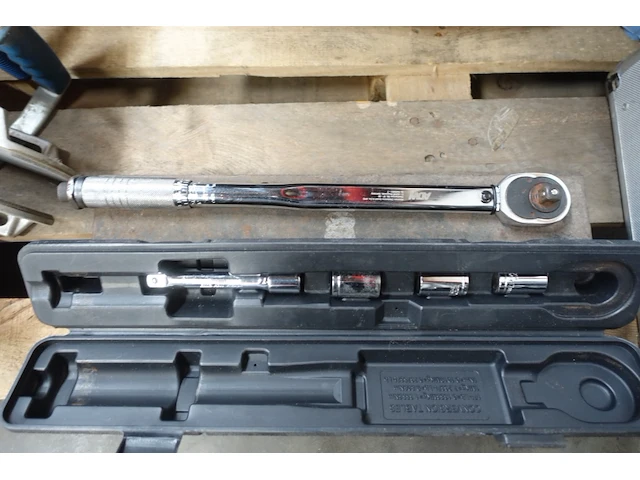2x handgereedschap - afbeelding 2 van  3
