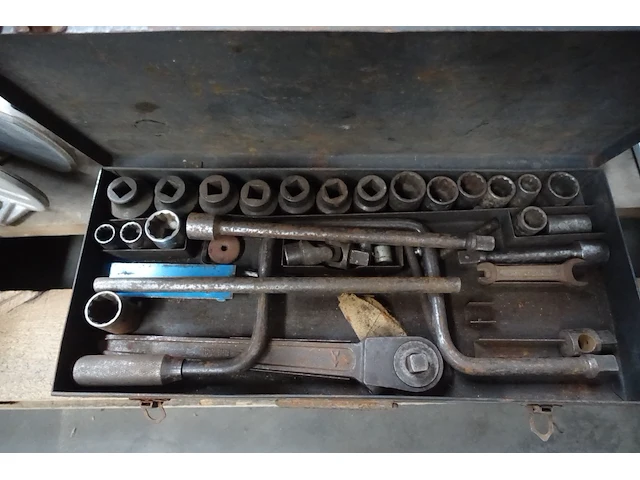 2x handgereedschap - afbeelding 3 van  3