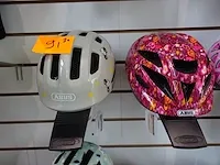 2x helm abus - afbeelding 1 van  4