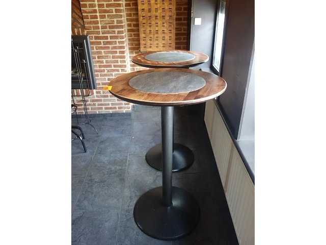 2x houten bartafel vv metalen poot - afbeelding 1 van  3