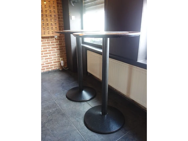2x houten bartafel vv metalen poot - afbeelding 3 van  3