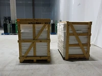 2x houten kist met inhoud - afbeelding 1 van  2