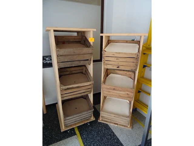 2x houten presentatiemeubel - afbeelding 1 van  5