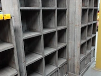 2x houten wandmeubel - afbeelding 1 van  3