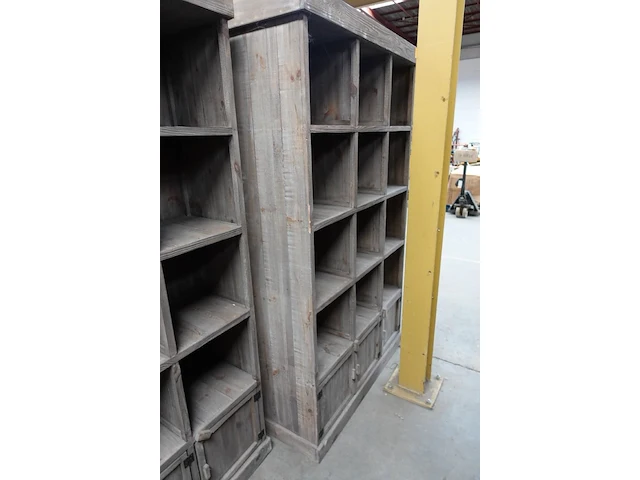 2x houten wandmeubel - afbeelding 2 van  3