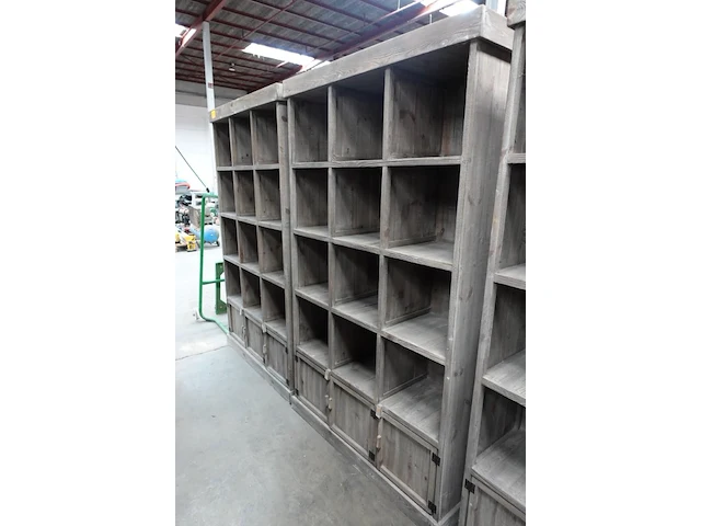 2x houten wandmeubel - afbeelding 2 van  3